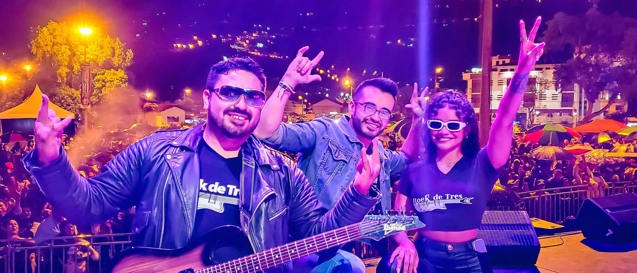 Concierto en vivo en el parque lineal de Paute durante el Carnaval Paute 2025