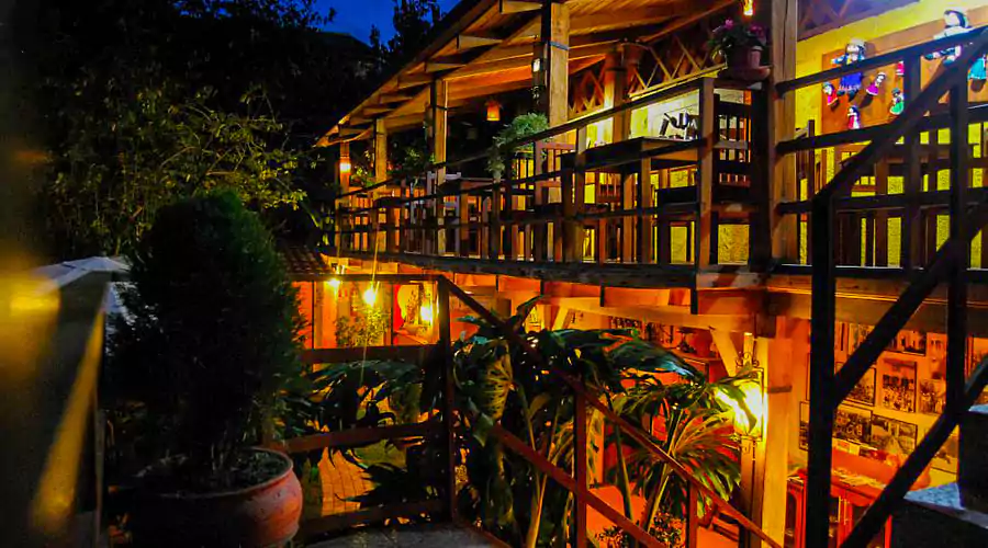 Restaurant CORVEL especialidades pauteñas