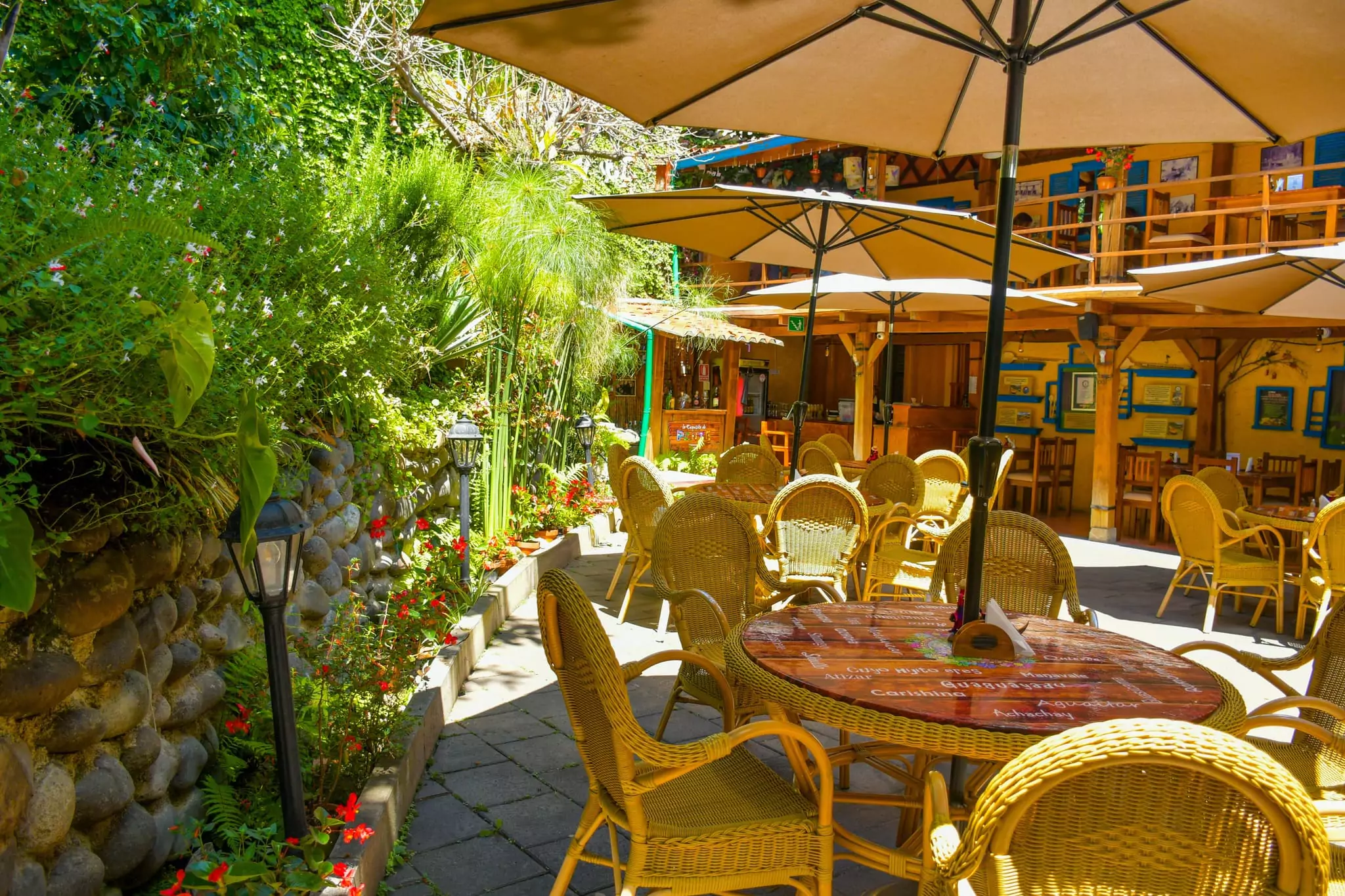 Restaurant CORVEL especialidades pauteñas